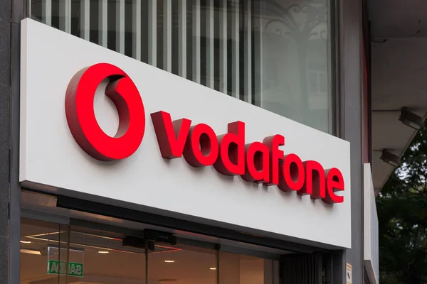 SMM strategy for Vodafone